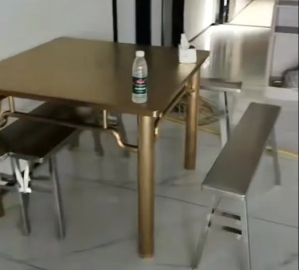 衢州一男子用不锈钢硬核装修全屋，这样的装修你会心动吗？