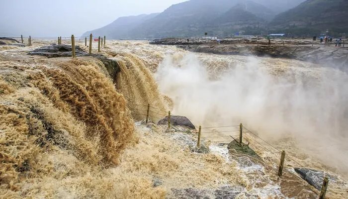 一泻千里是什么意思