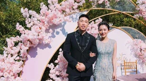 烧饼老婆叫什么名字：烧饼老婆的资料及照片