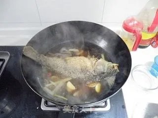红烧鲤鱼
