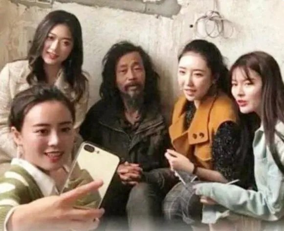 北大毕业的高材生姚远，消失了12年当流浪汉，他的现状如何了？