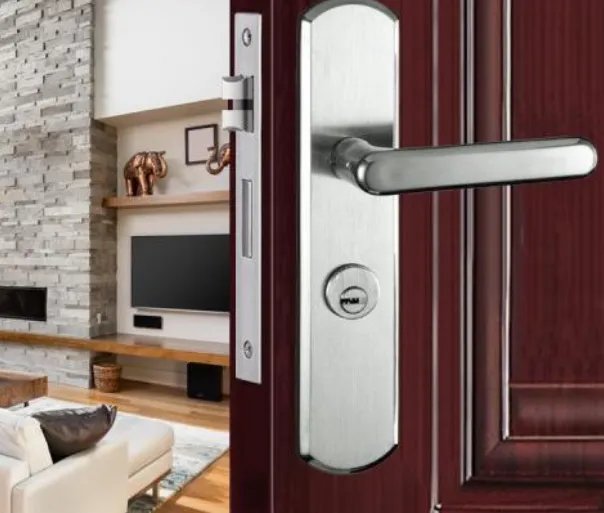 门锁坏了从外面怎么拆