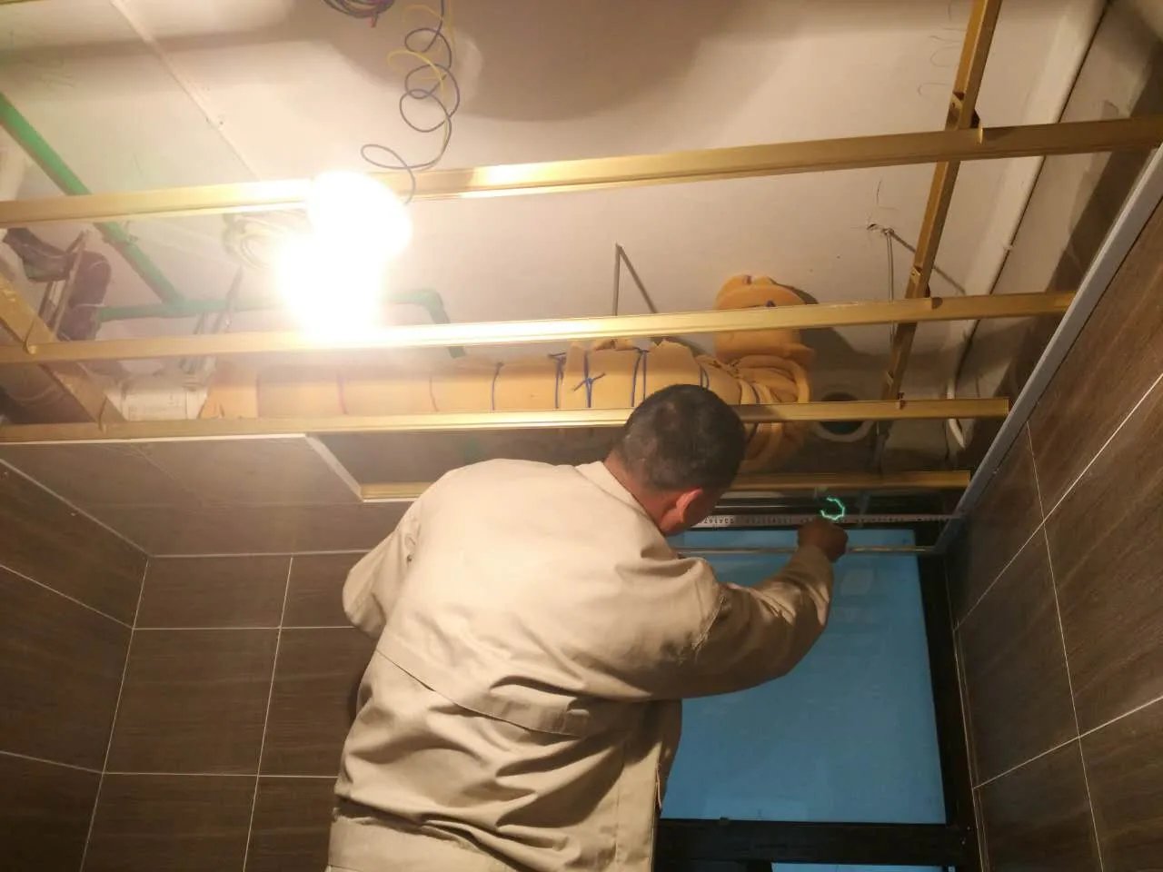 表扬齐家邦博尼集成吊顶，现场安装实景曝光