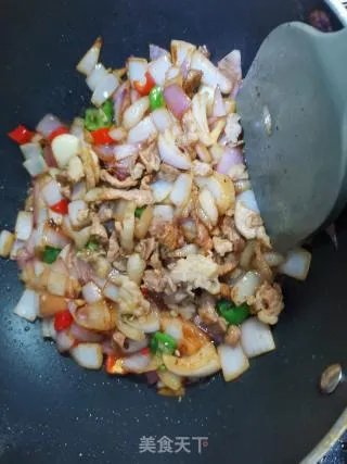 洋葱炒肉