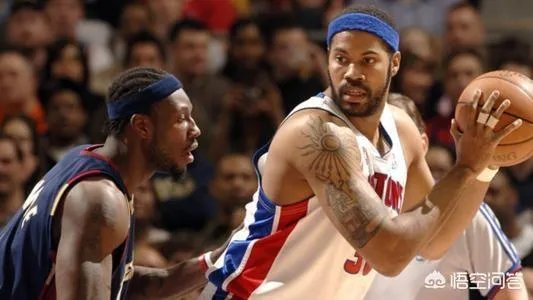 01年选秀大会，乔丹状元签豪赌夸梅布朗，他因此错过那些球星？