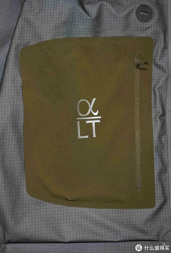 始祖鸟冲锋衣怎么样