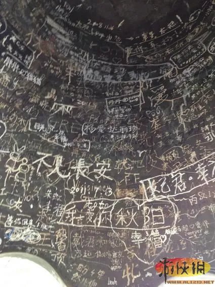 埃及神庙刻字者引公愤 盘点中国式“到此一游”