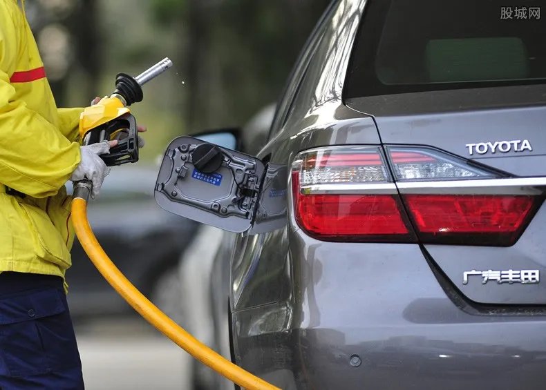 95号汽油或将进入9元时代 最新油价调整公布