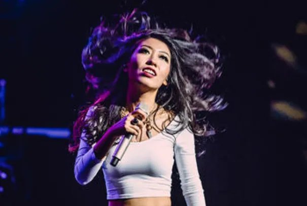 曲婉婷最火爆的歌曲top10：《我的歌声里》上榜，第一大气又洒脱