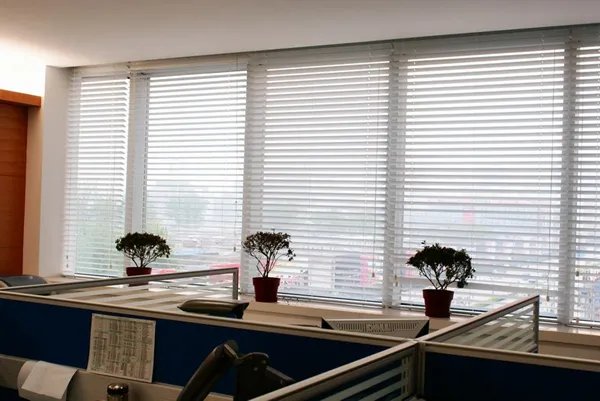 百叶窗帘怎么拆卸