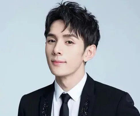 李佳琦公司因涉虚假宣传被罚30万，李佳琦本人对此事有何表示？