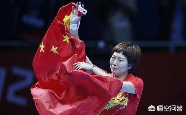 大满贯得主李晓霞即将当妈,挺“孕肚”现身观看乒乓球全国锦标赛。你怎么看?