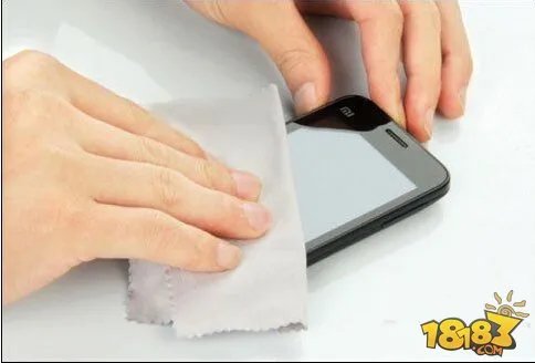 手机掉水里怎么办 4个步骤拯救你的手机