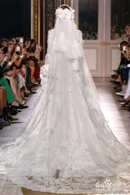 漂亮的晚礼服适合谁？