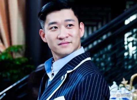 2010年,曹云金大闹郭德纲的生日宴,为啥不敢数落李鹤东?