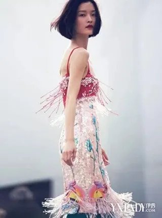 中国名模杜鹃大尺度走秀猴年春晚走光浑然不知