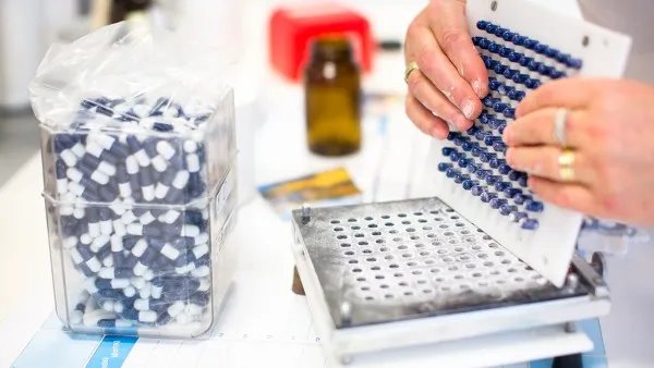 春节亲子游离不开蒙脱石散 这个百宝药箱你一定用得着