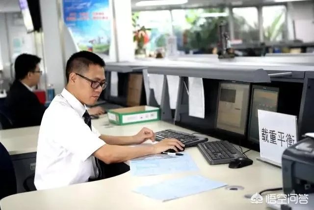 家长掩护孩子坐飞机逃票，全机乘客重新安检，你怎么看？