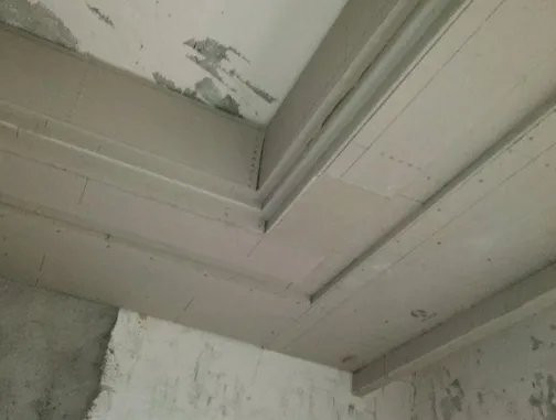 十公分石膏线条从顶往下几公分