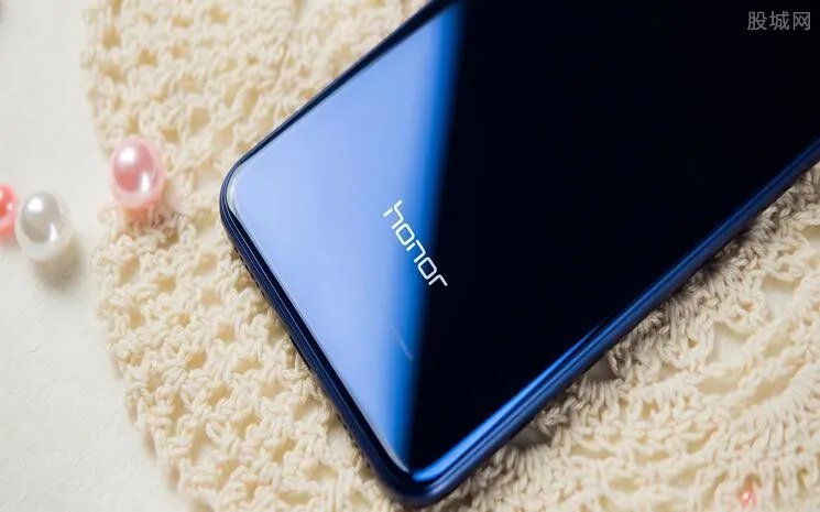 荣耀8c发布会 荣耀畅玩8C发布会亮点大汇总