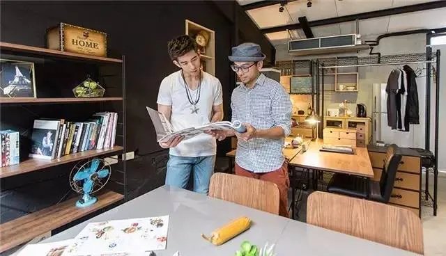 贾静雯老公亲手打造的硬汉Loft风,颜值也超高!