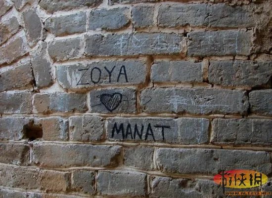 埃及神庙刻字者引公愤 盘点中国式“到此一游”