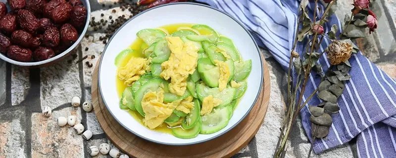 西葫芦炒鸡蛋的做法