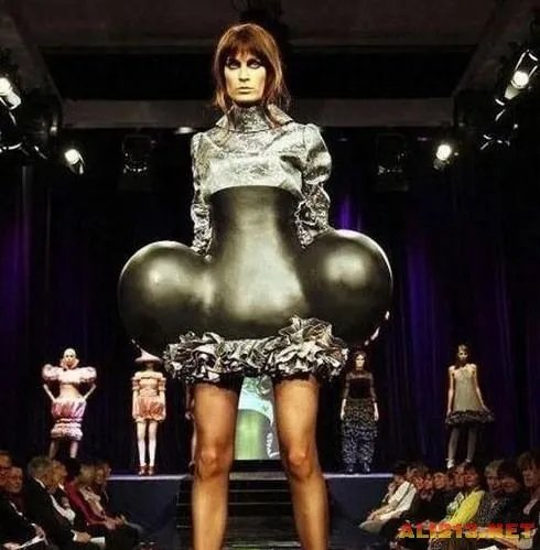 总有眼尖的同学发现亮点 内涵囧图且看且欢乐