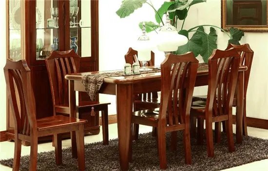 实木餐桌哪种材质好  实木餐桌如何保养