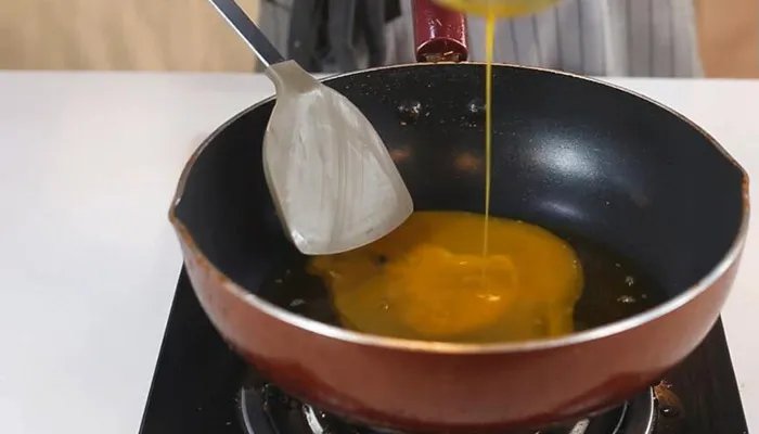 西葫芦炒鸡蛋的做法