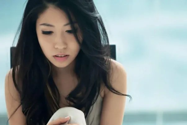 曲婉婷最火爆的歌曲top10：《我的歌声里》上榜，第一大气又洒脱