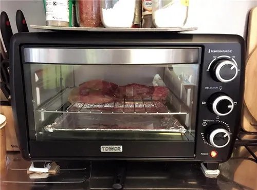 烤箱烤盘上不放锡纸可以吗