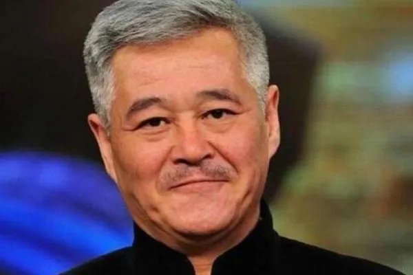 赵本山为什么被封杀？赵本山怎么了得罪谁了？赵本山死了吗