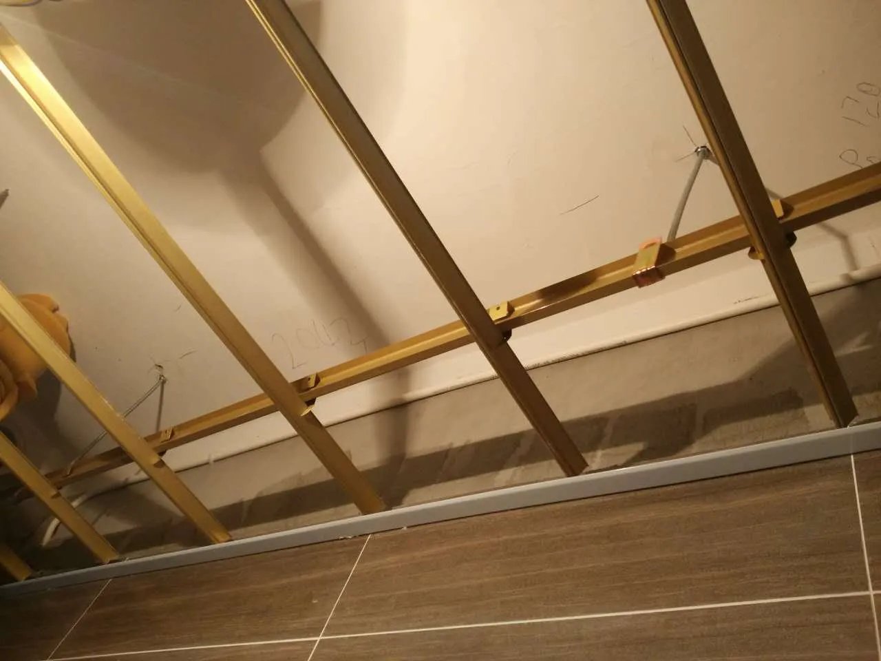 表扬齐家邦博尼集成吊顶，现场安装实景曝光