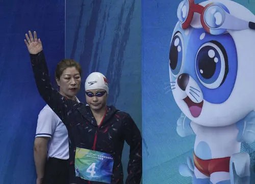 余依婷刷新世界纪录