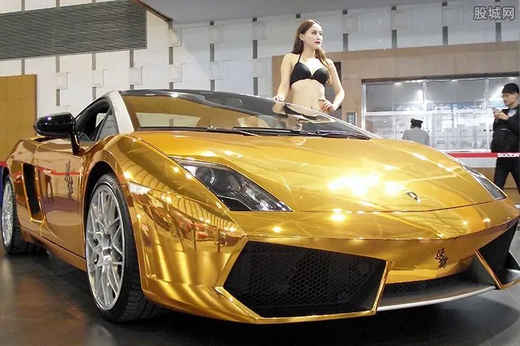 黄金跑车多少钱 真是惊为天价之车！