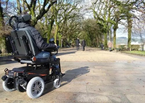 自己动手不求人 可爬楼梯的电动轮椅