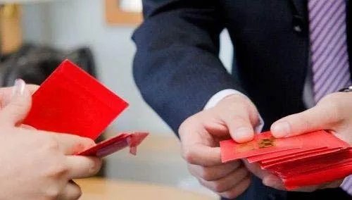 朋友结婚男子随礼千张1元纸币，拥有这样的朋友是什么感觉的？