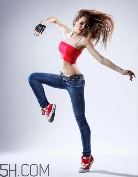 牛仔裤掉色严重怎么办？牛仔裤会一直掉色吗？