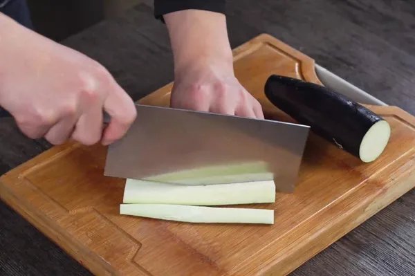 咸鱼茄子煲的做法 咸鱼茄子煲的家常做法