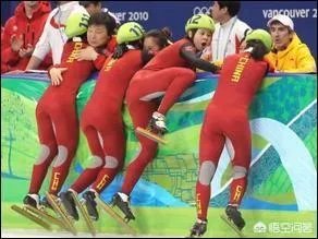 2010冬奥会短道速滑领奖台上张会怎么脸上有纱布？