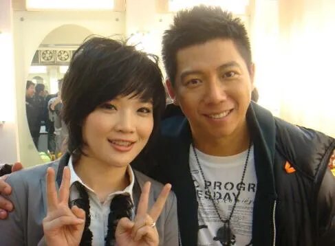 胡海泉老婆照片曝光 俊美丰满身材惹人惊羡