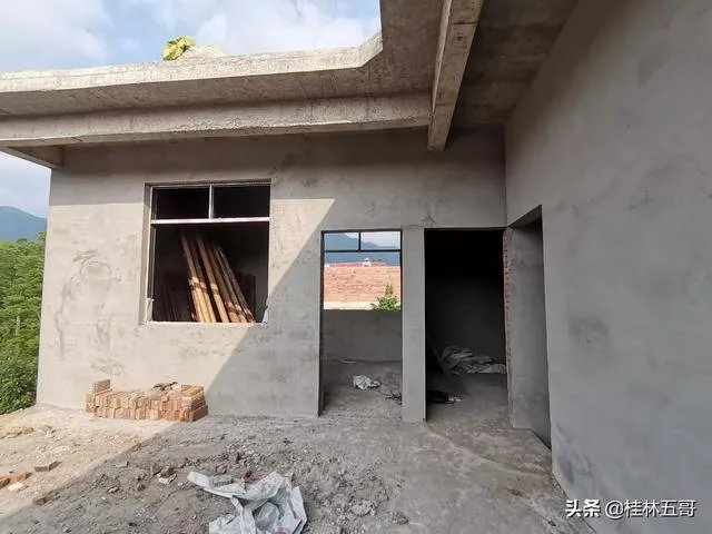 如何用15万建设和装修一座两层的农村自建房？