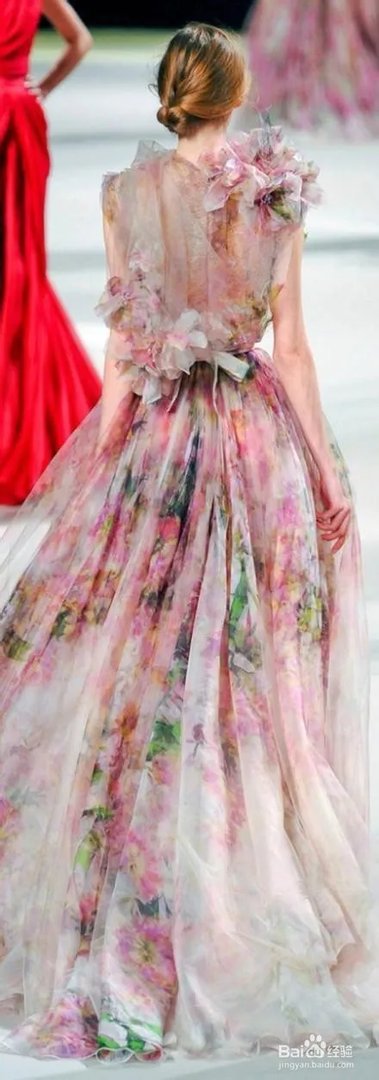 漂亮的晚礼服适合谁？