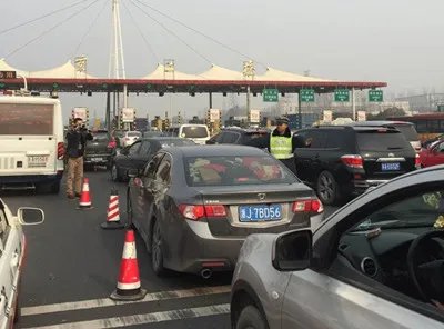 清明全国高速总流量将...