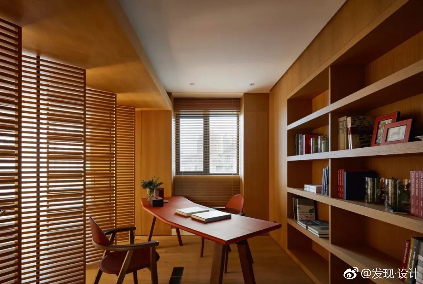 李玮珉-上海陈公馆考虑到建筑空间的气氛和色彩把控，空间构成组...