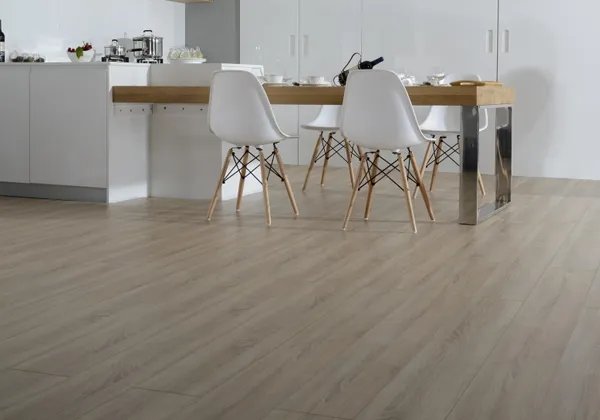 大自然地板是几线品牌  大自然实木地板怎样辨别