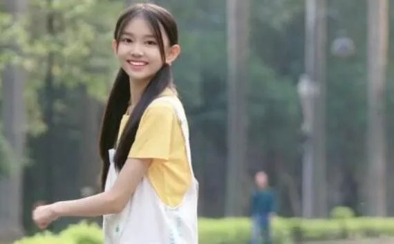 宋小睿为什么会被那么多人黑 年级并没有多大为什么不用上学