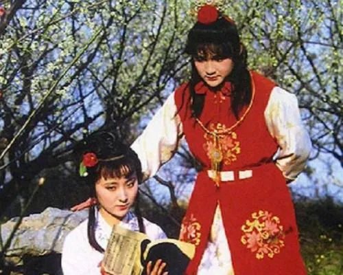 “枉凝眉”的意思是什么？