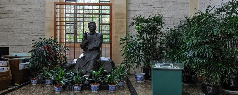 横眉冷对千夫指的理解